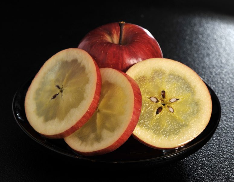 香り、色つや、蜜入りが別格のりんご！「プレミアムこみつ」を特別な贈り物に♪