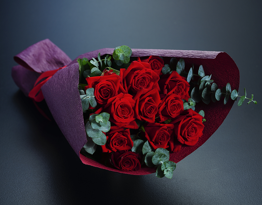 【号外】成人の日までにお届け！「最愛」を意味する真っ赤な薔薇