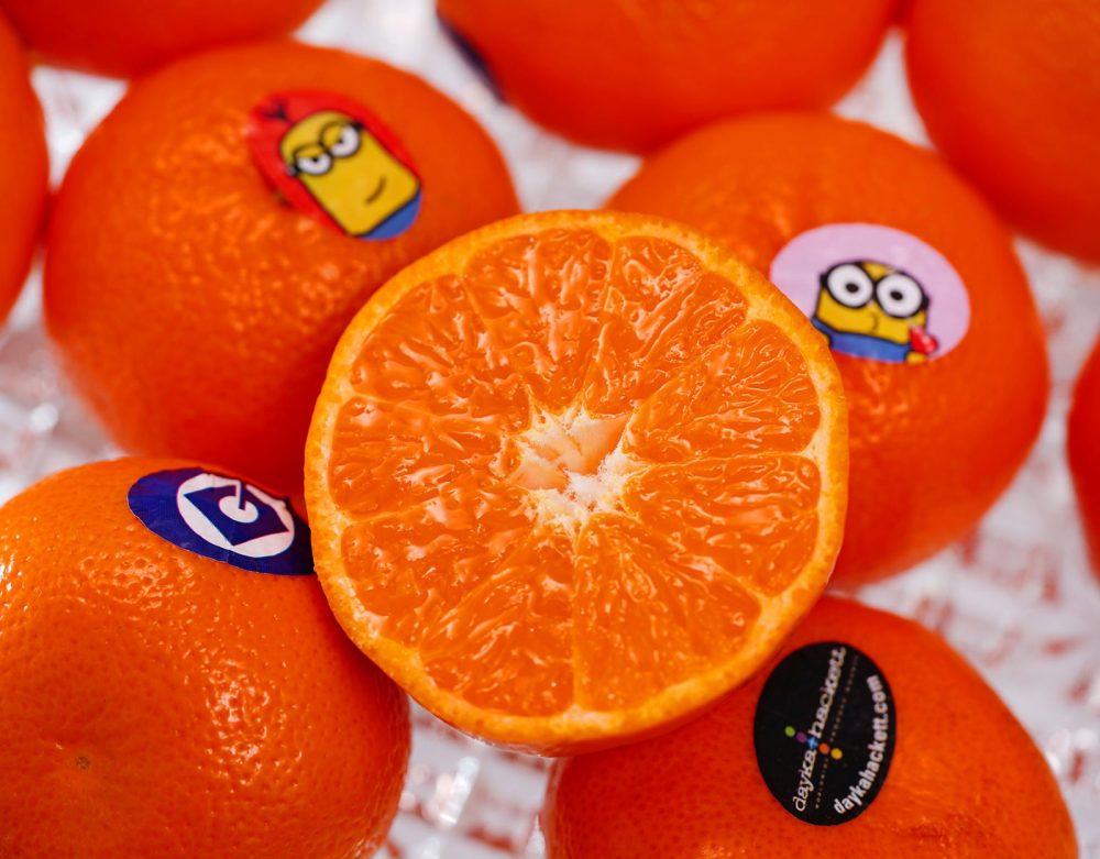 人気キャラクター「ミニオン」のオレンジが登場。なかなか手に入らないであろう産地箱でお届けします。