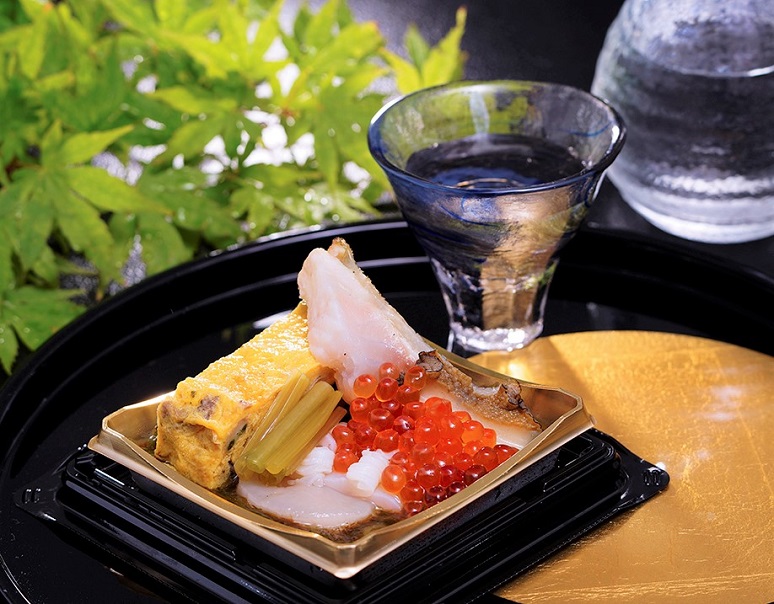 和食料理人の技が光る！アワビ・いくら・ホタテが入る海鮮8種「お刺身盛り合わせ」父の日ギフトにおすすめ