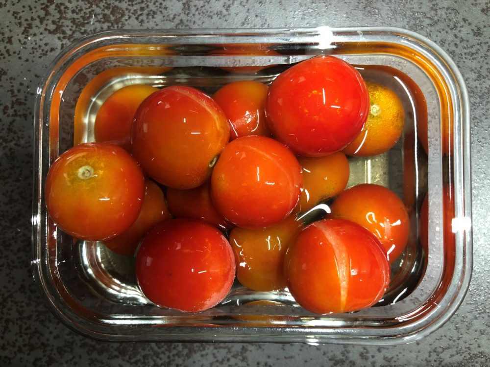 庭のミニトマトが冷蔵庫に溢れる頃 トマトピクルス | 豊洲市場ドットコムのウラガワ。